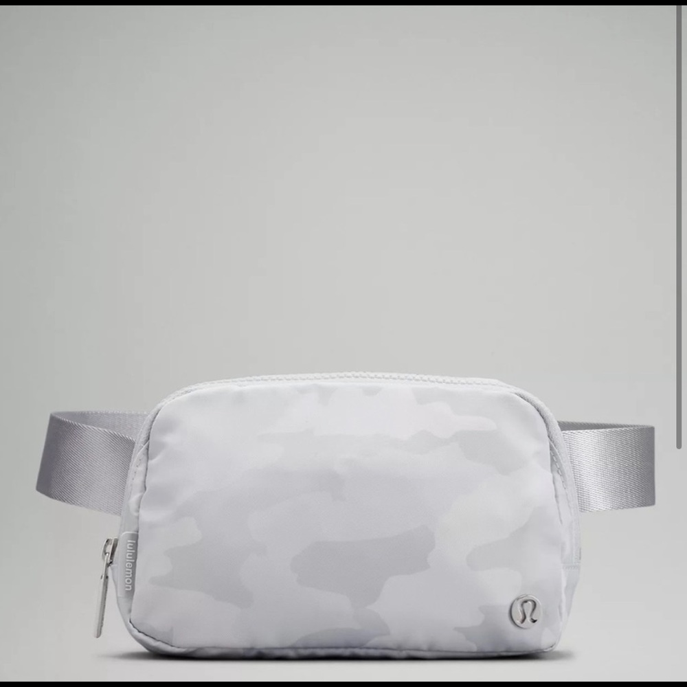 Lululemon- Everywhere Belt Bag- Heritage 365 Camo Starlight Multi